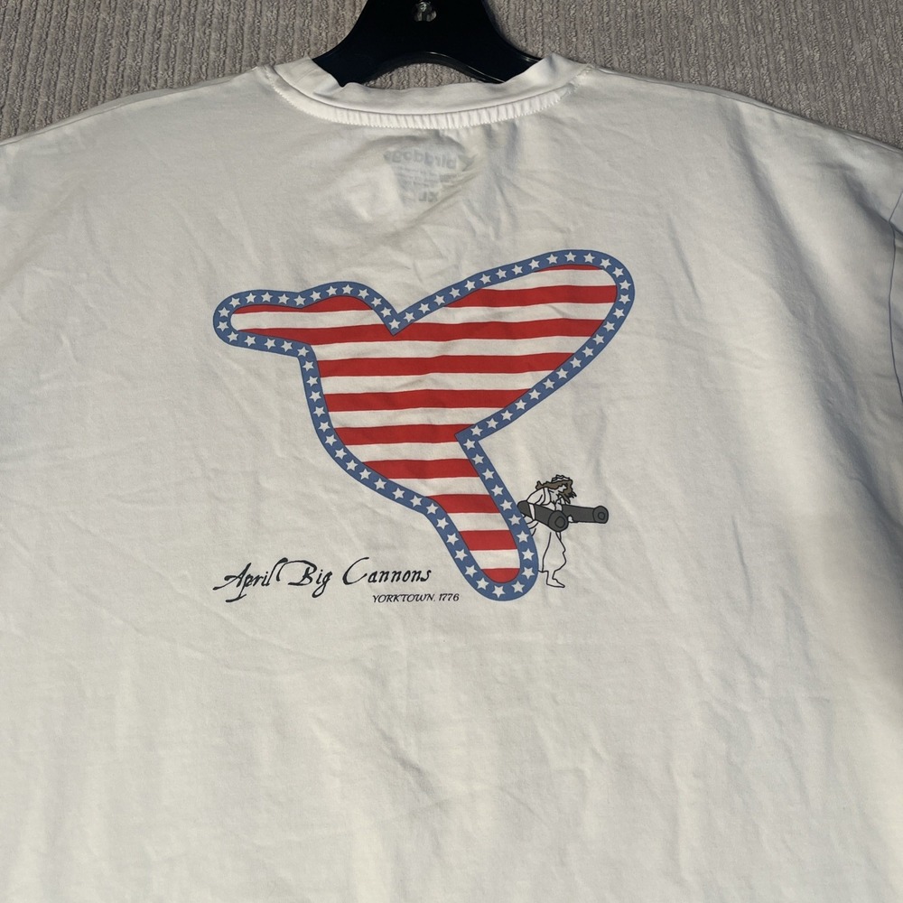Birddogs T Shirt Men's XL White Graphic 1778 Yorktown April Big‎ Cannons America